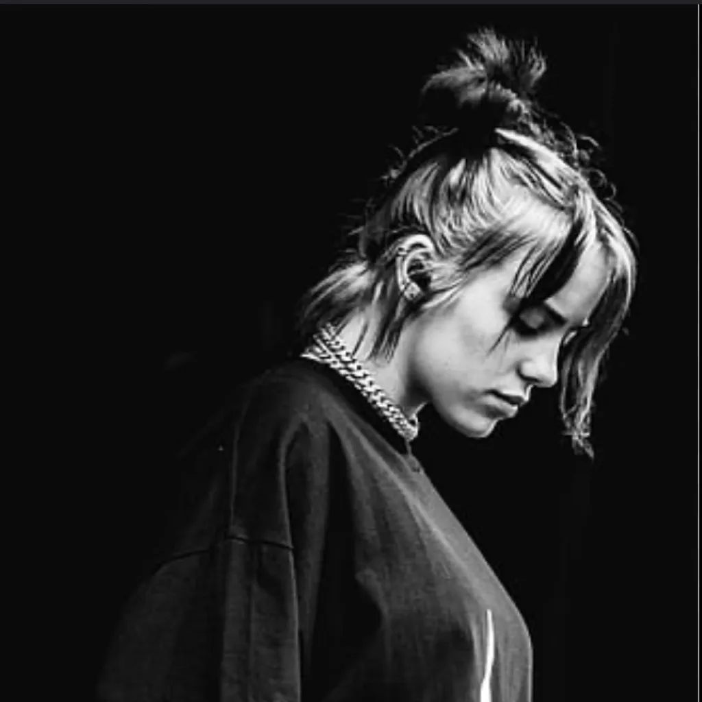 chat with ai character: BILLIE EILISH