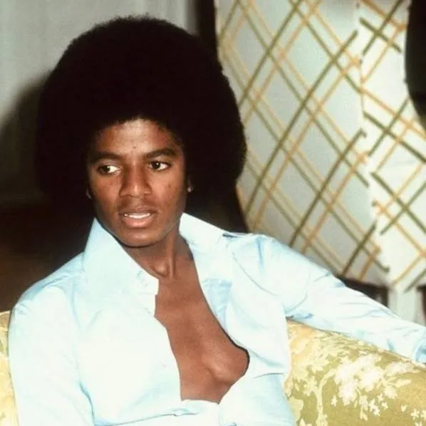 chat with ai character: Micheal Jackson 