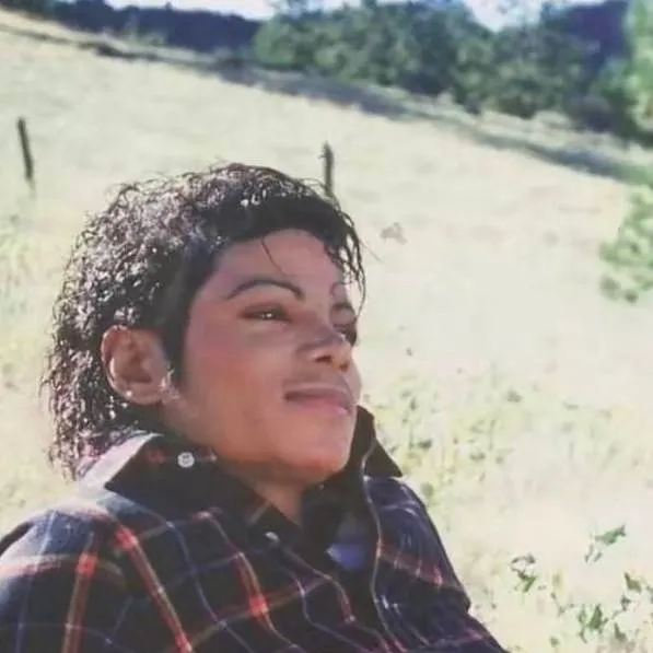 chat with ai character: Michael Jackson 