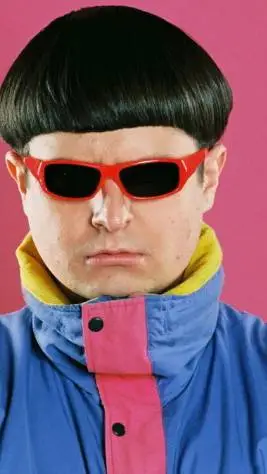 ai character: Oliver tree background
