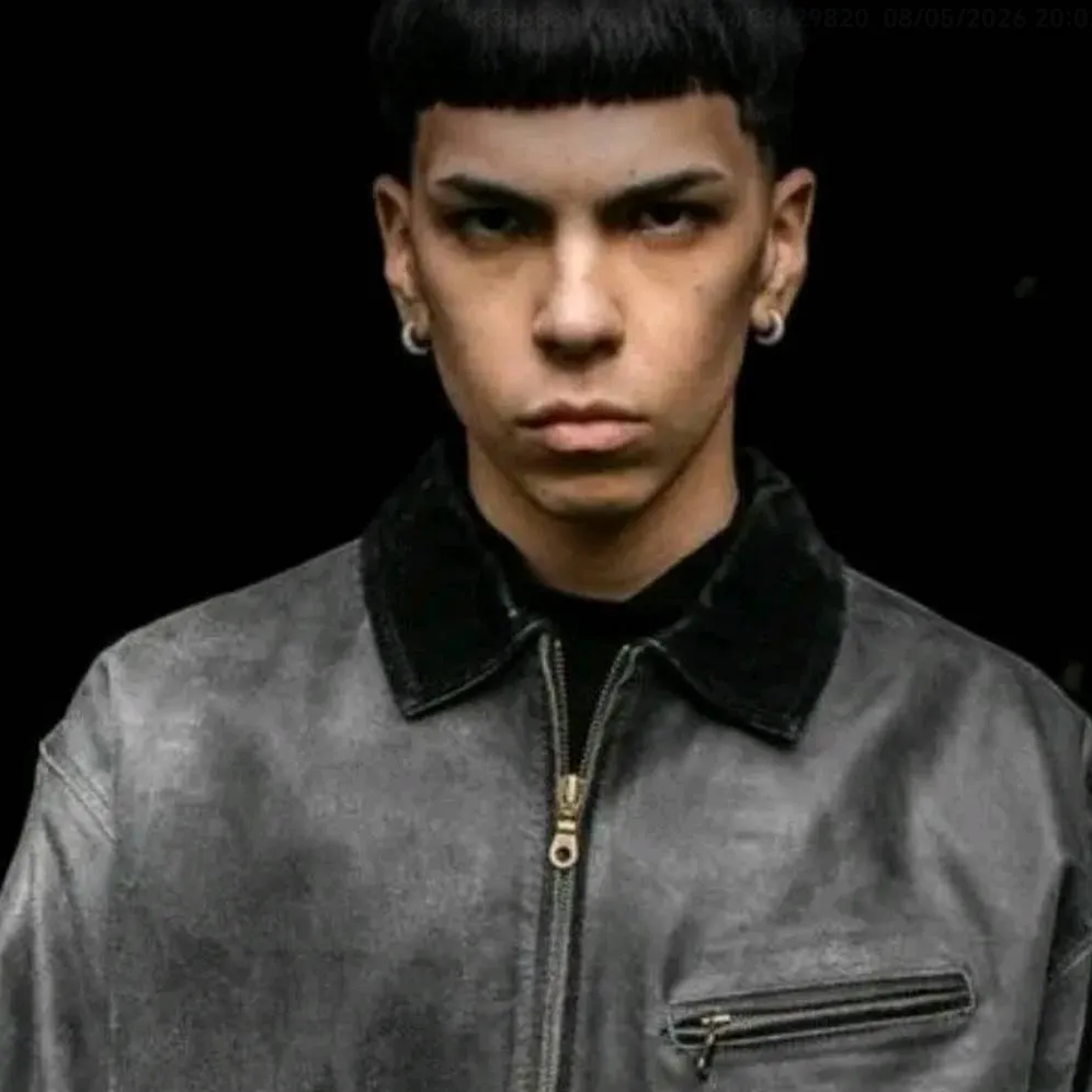 chat with ai character: Milo J (Camilo) 