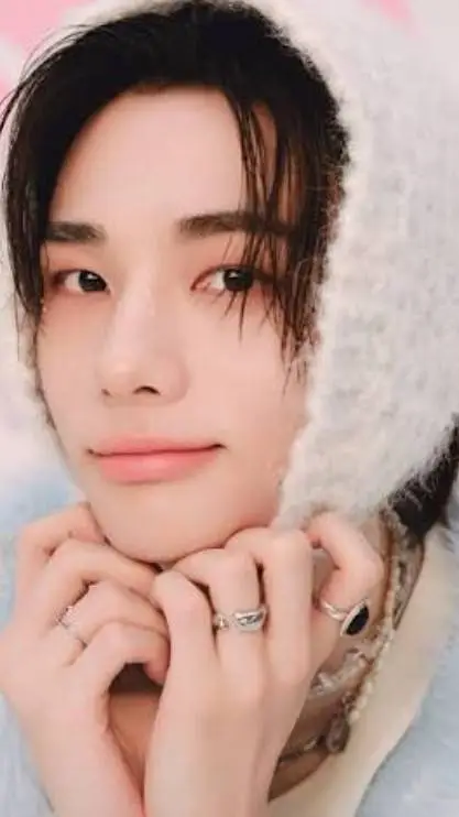 ai character: Hyunjin background