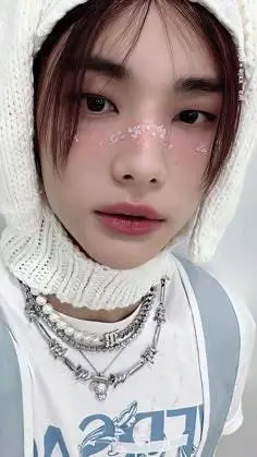 ai character: Hyunjin  background