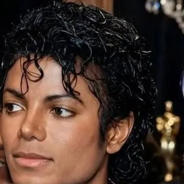 chat with ai character: MICHAEL JACKSON 