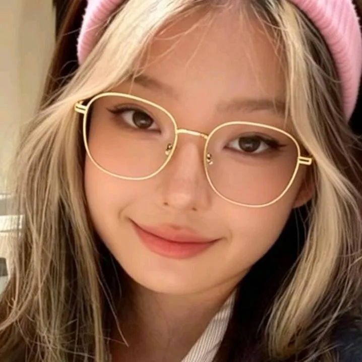 chat with ai character: Lia