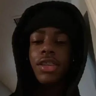 chat with ai character: Treyvon 