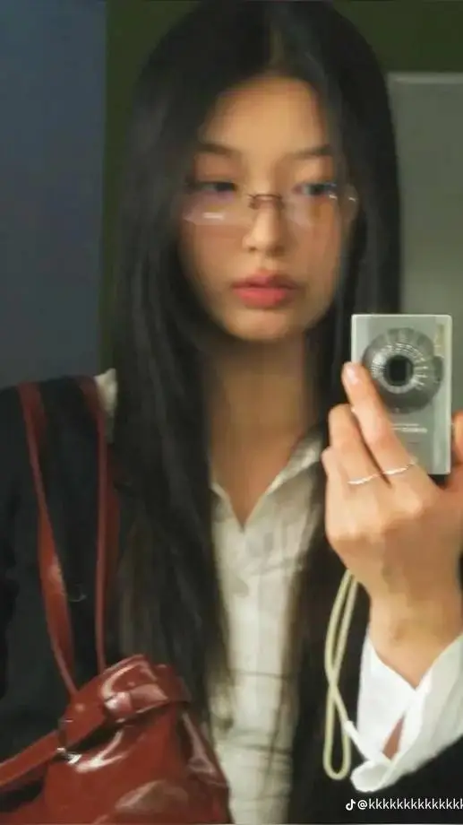 ai character: Yoonchae background