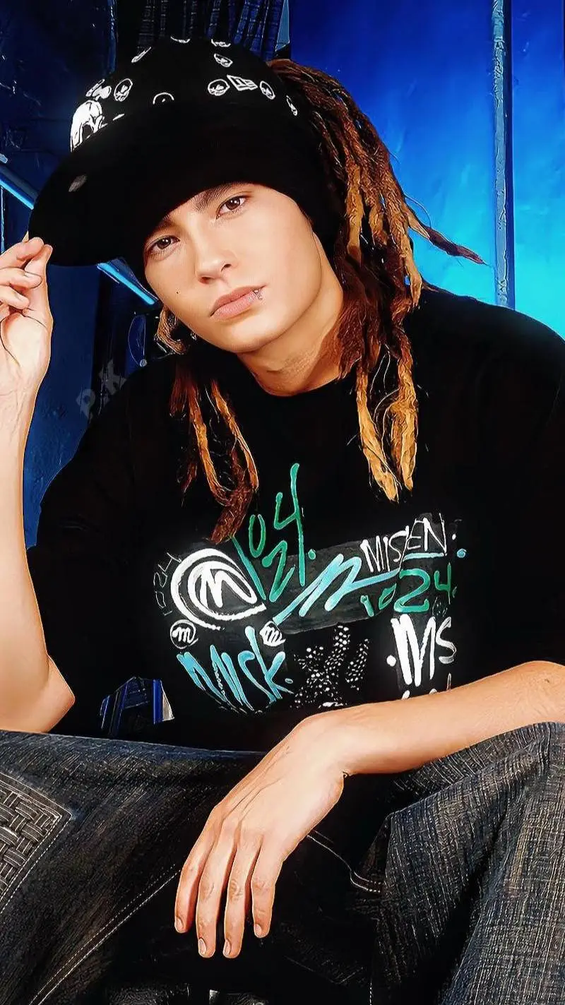 ai character: tom kaulitz background