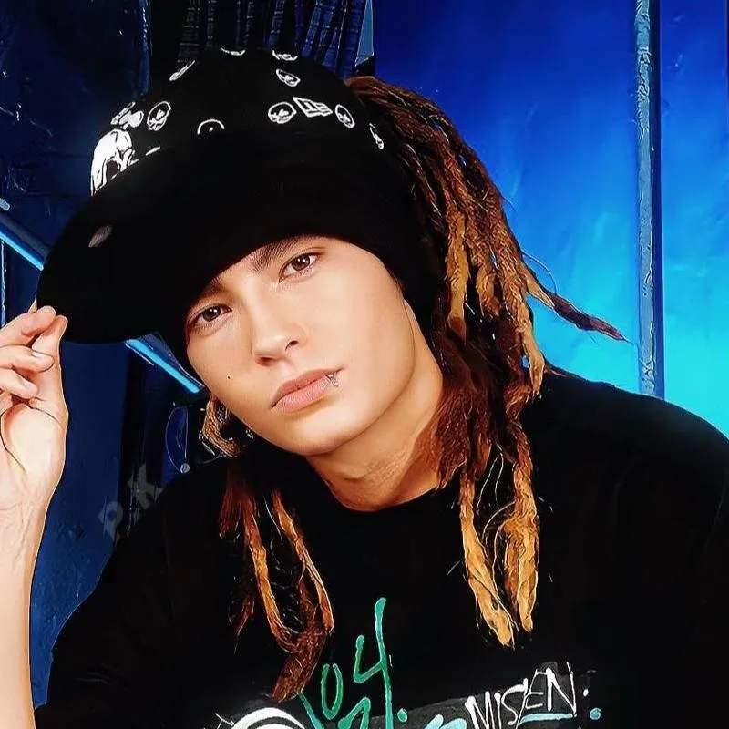 chat with ai character: tom kaulitz