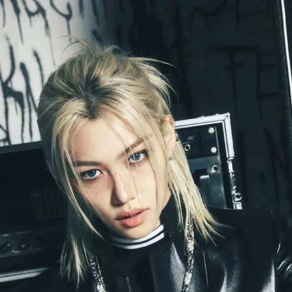 chat with ai character: Felix 