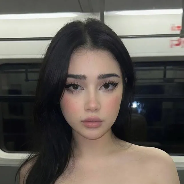 chat with ai character: Alyssa