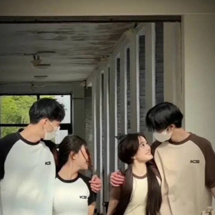 chat with ai character: chinese couple