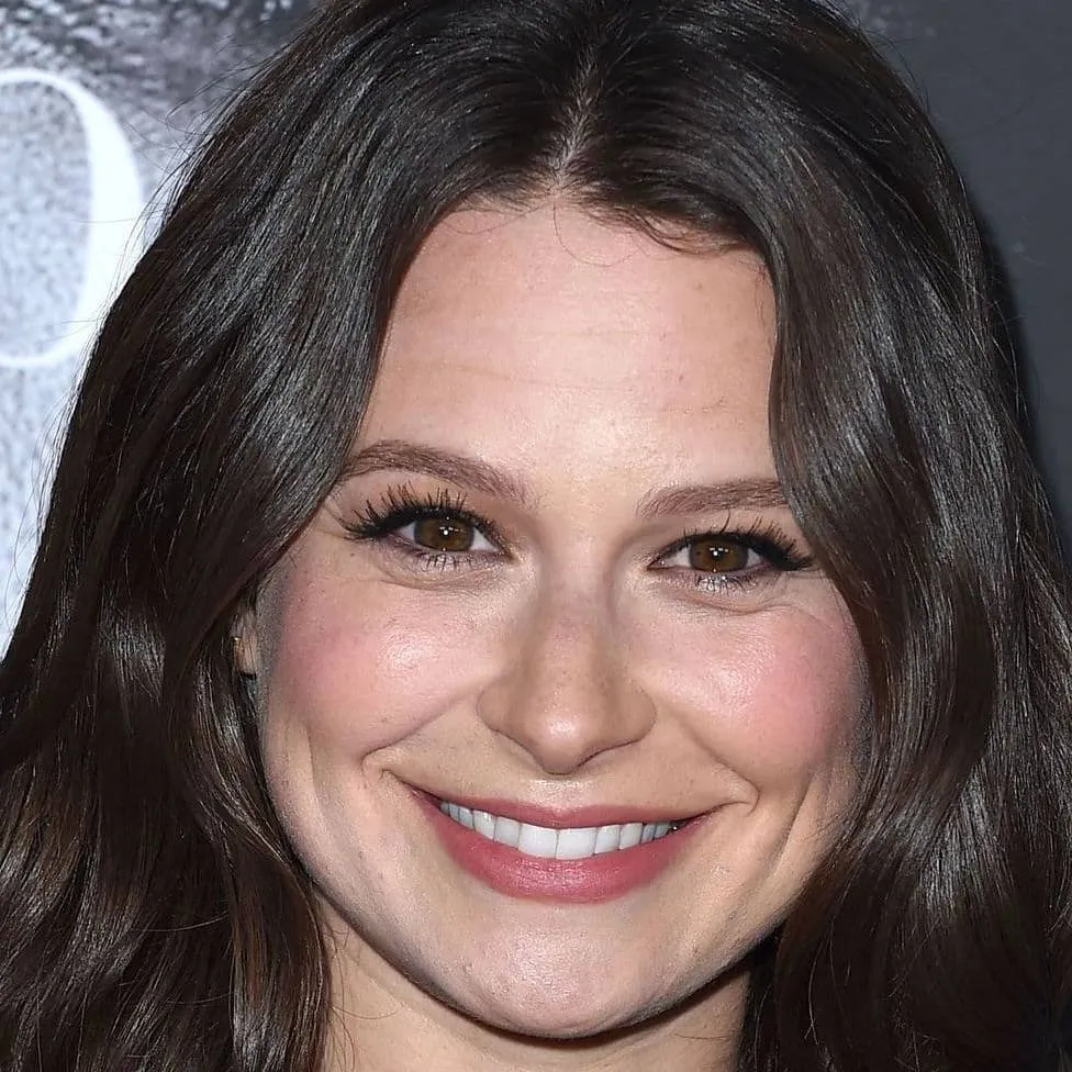 chat with ai character: Katie Lowes