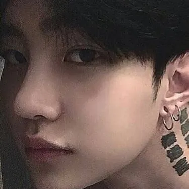 chat with ai character: Korean Boyfriend