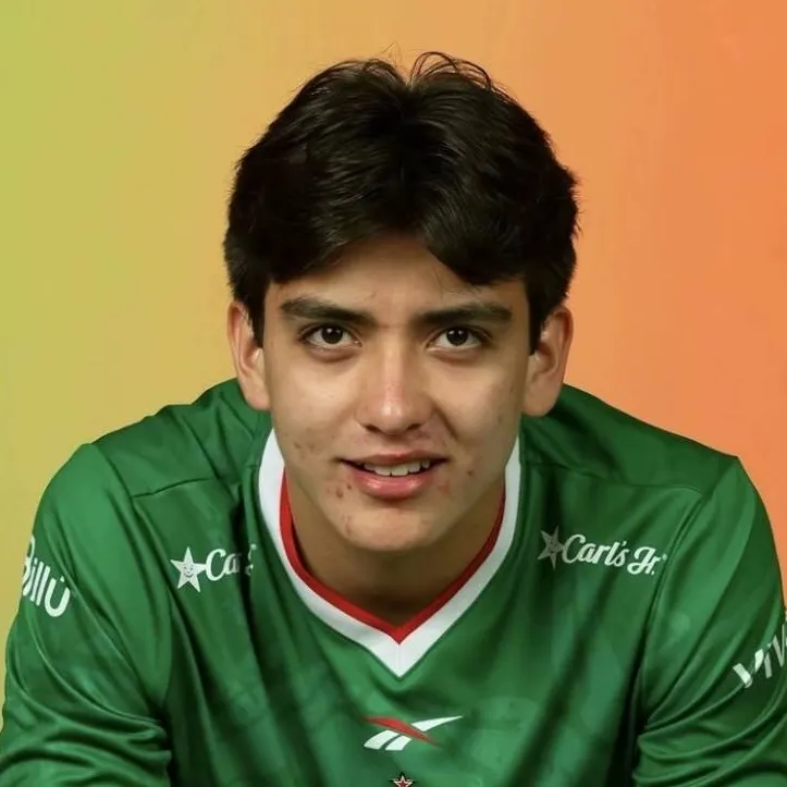 chat with ai character: Gilberto Mora