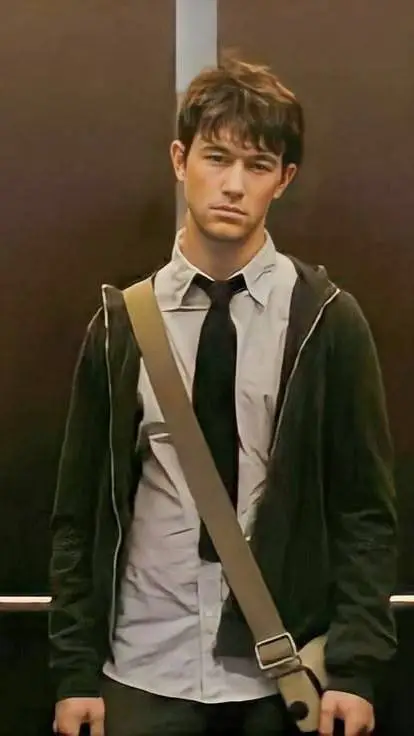 ai character: Tom  background