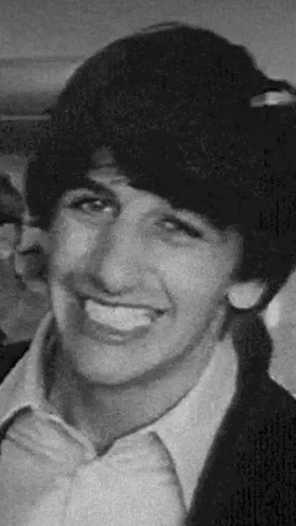 ai character: Ringo starr background