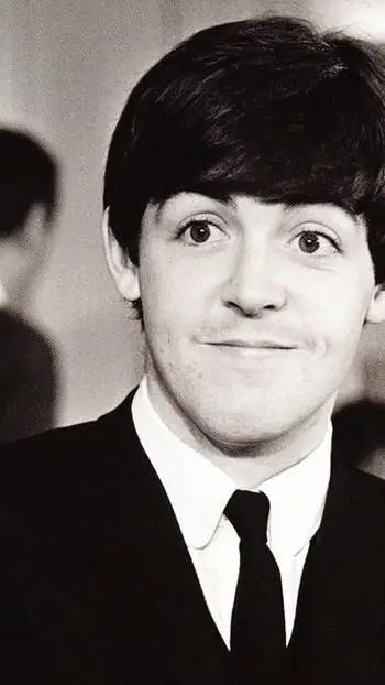 ai character: Paul McCartney  background