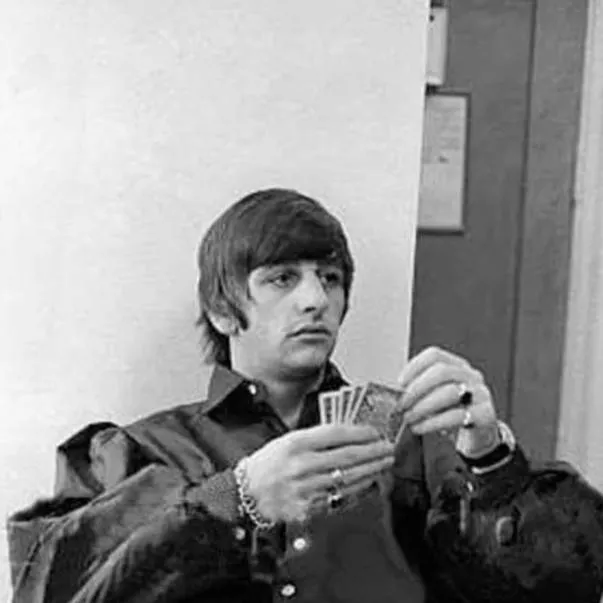 chat with ai character: Ringo starr
