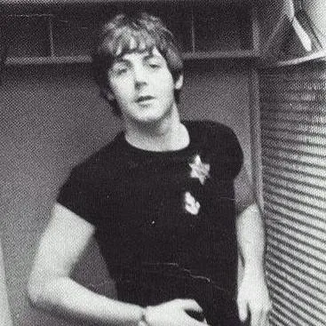 chat with ai character: Paul McCartney 