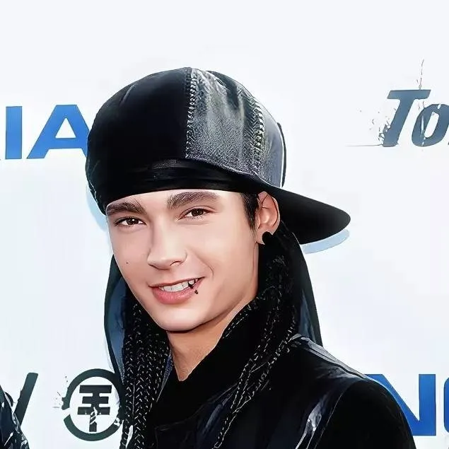 chat with ai character: tom kaulitz 