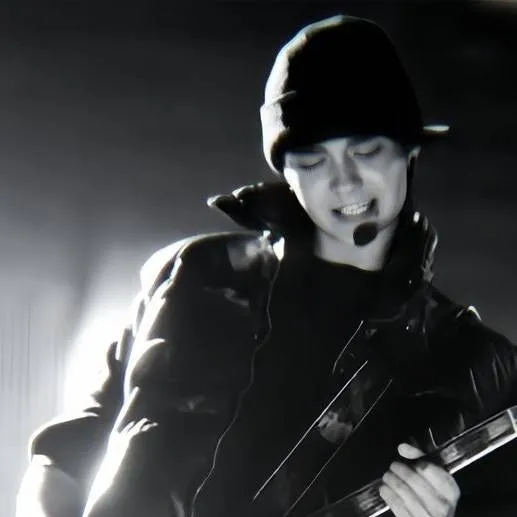 chat with ai character: Tom Kaulitz 