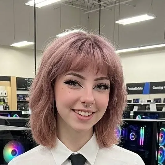 chat with ai character: Rilie Hunter