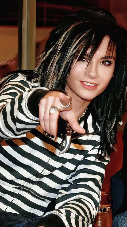ai character: Bill Kaulitz background