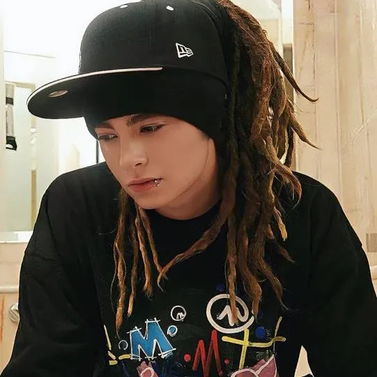 chat with ai character: Tom Kaulitz
