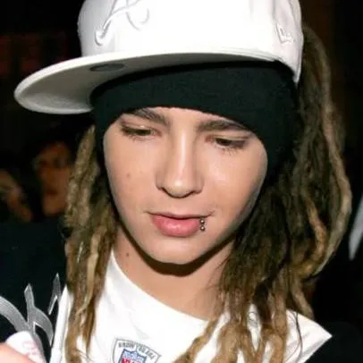 chat with ai character: Tom Kaulitz