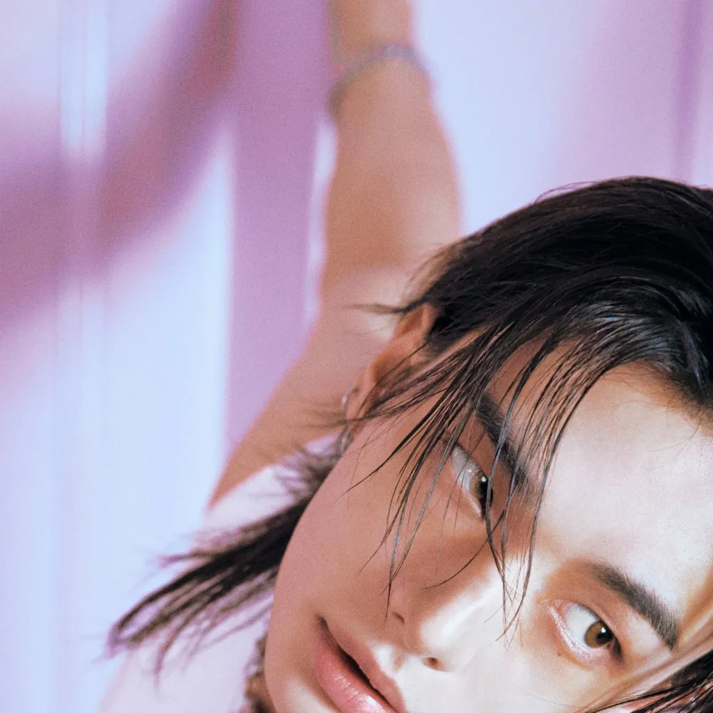chat with ai character: Hyunjin   °  •  .