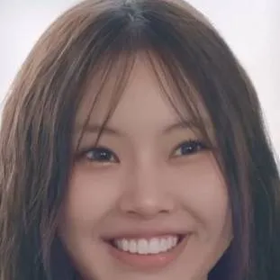 chat with ai character: hyein