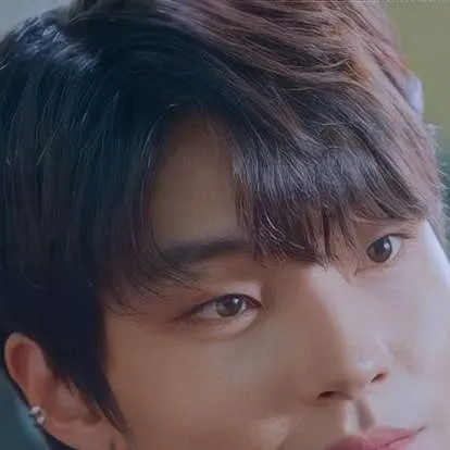 chat with ai character: seojun 