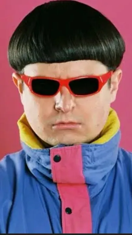 ai character: Oliver tree background