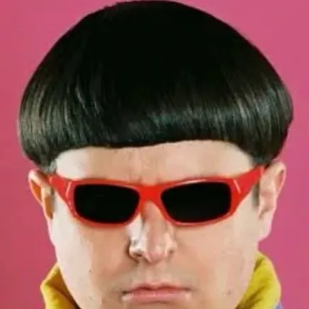 chat with ai character: Oliver tree