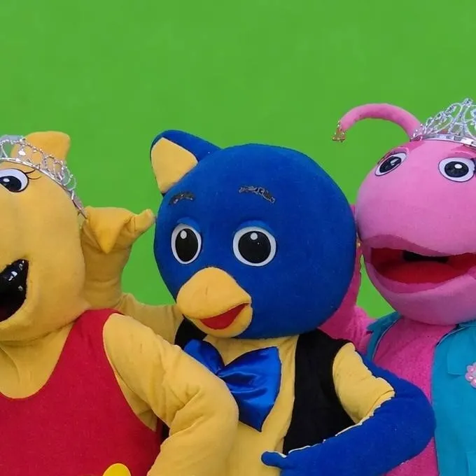 chat with ai character: Backyardigans Trio