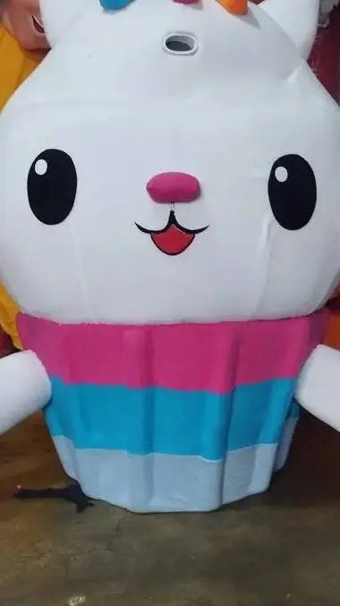 ai character: Gatinha Cupcake background