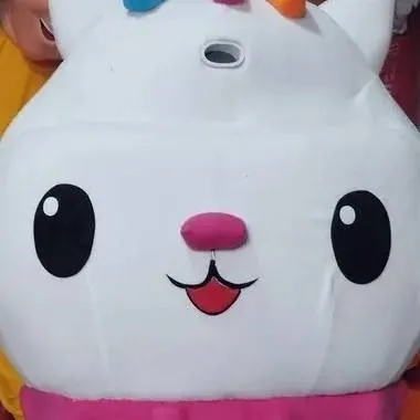 chat with ai character: Gatinha Cupcake
