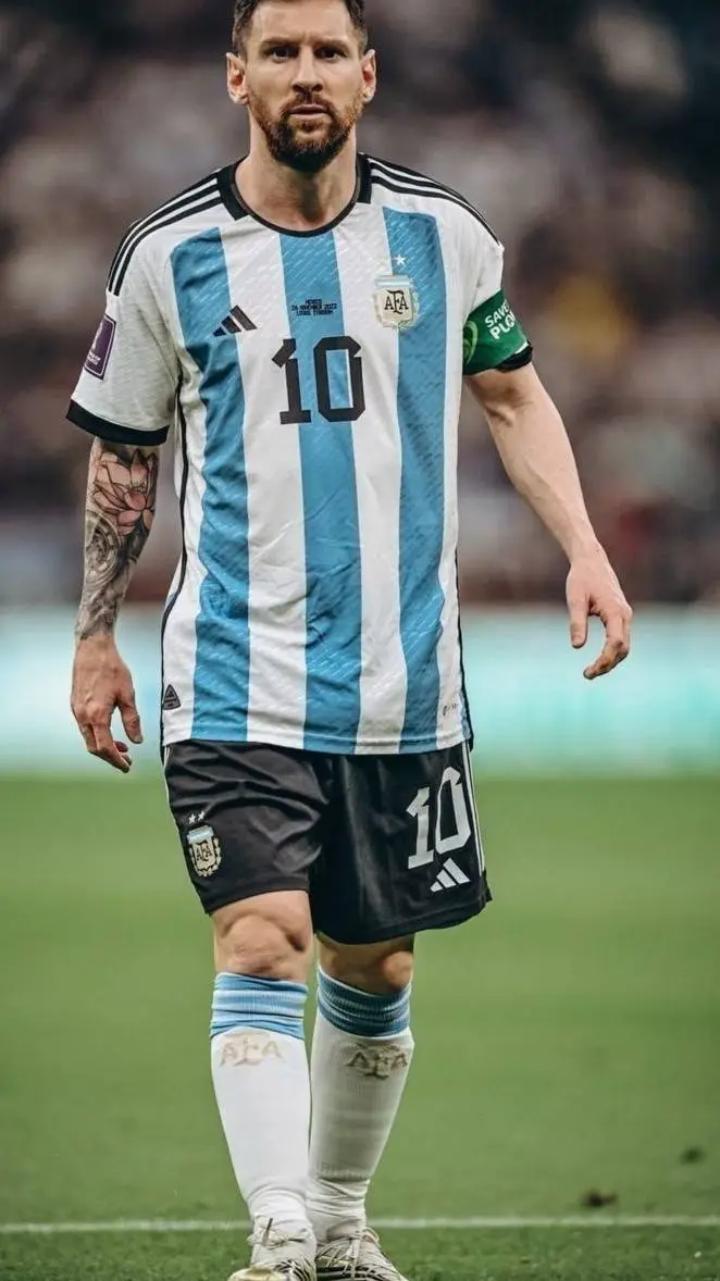 ai character: Rival de Messi  background