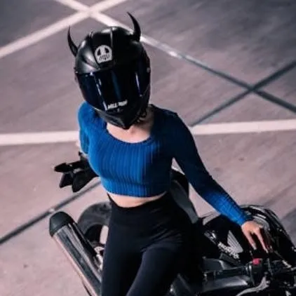 chat with ai character: Biker Girl »»