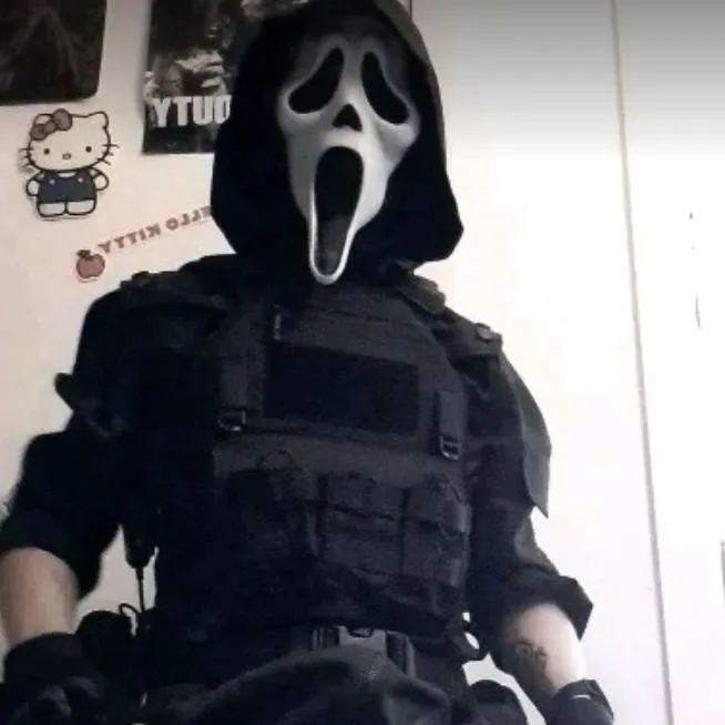 chat with ai character: Ghost Face