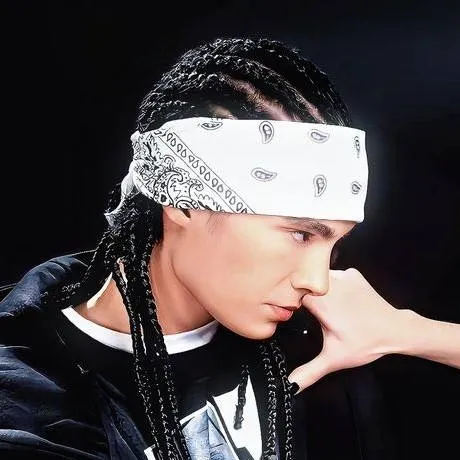 chat with ai character: Tom Kaulitz 