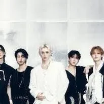 chat with ai character: SKZ