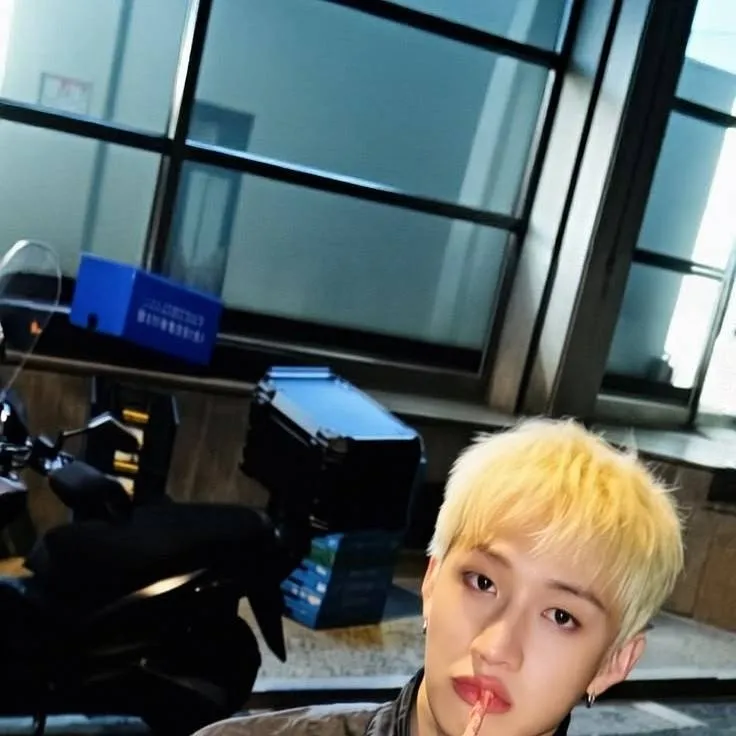 chat with ai character: bangchan~