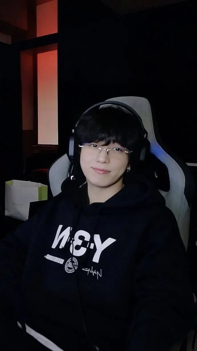 Talkie AI - Chat with Jungkook Jeon