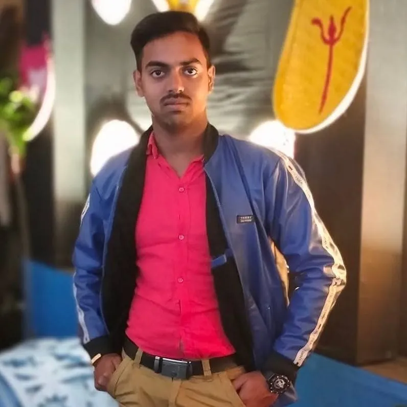 chat with ai character: Raju Kapoor