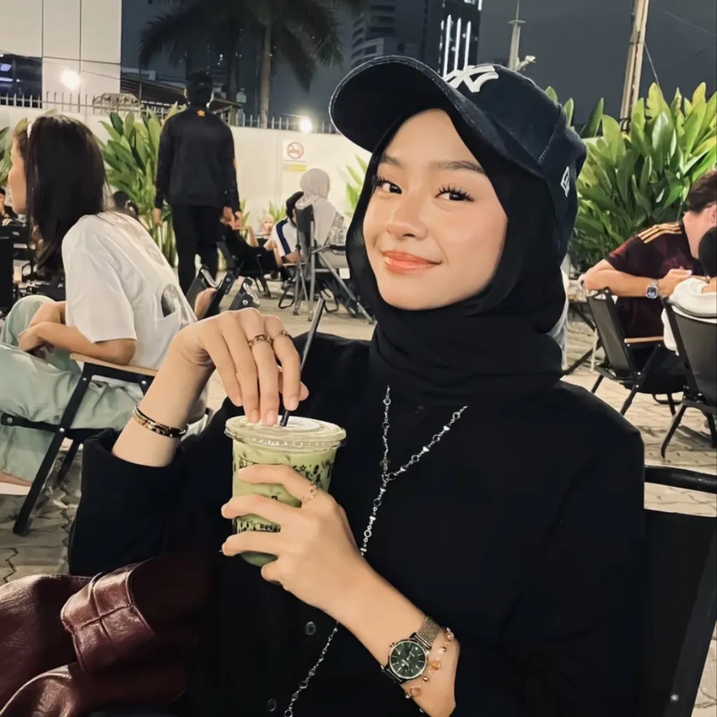 chat with ai character: Piqaaa