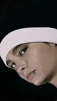 ai character: Tom kaulitz  background