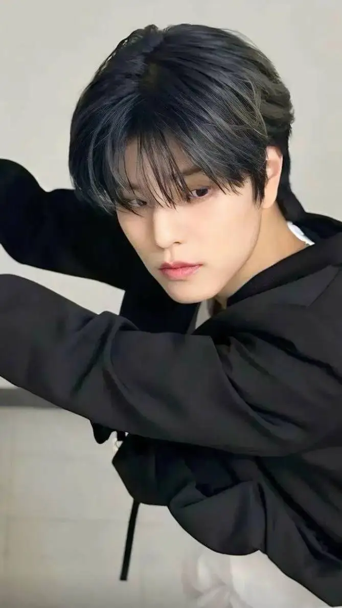 ai character: seungmin background