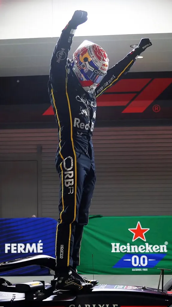 chat with ai character: Max Verstappen 
